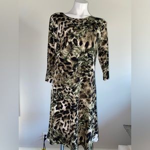 Effortless Style dress in olive green size animal print